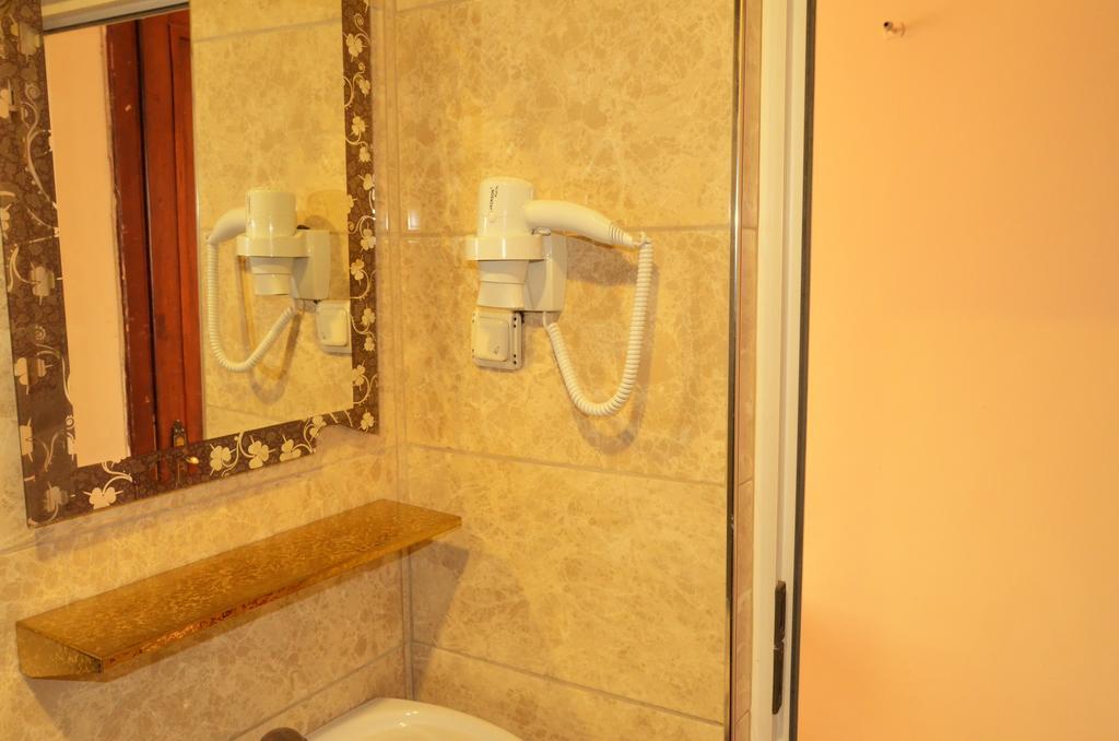 Hotel Yonca Istanbul Luaran gambar
